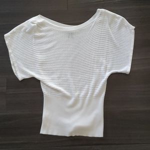 White knit wide sleeve shirt